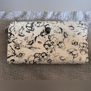 Brooks Brothers Floral-Print Clutch in Cream and Black